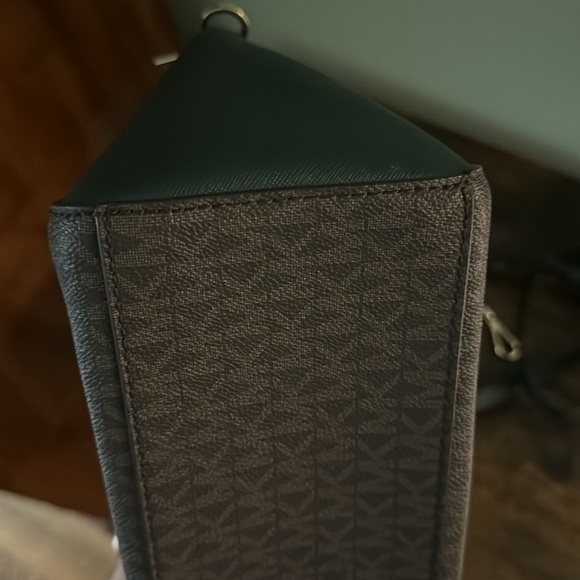 Michael Kors Bag - Picture 8 of 9